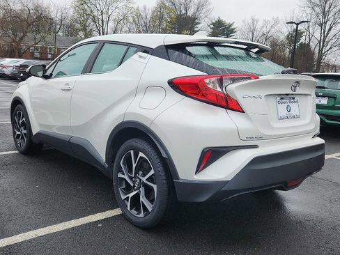 Used 2019 Toyota C-HR Limited FWD image 4