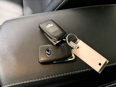 Used 2014 Lexus ES 300h 300h w/ Premium Package w/Bamboo Trim image 35