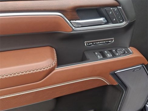 Used 2025 GMC Sierra 1500 Denali Ultimate image 12