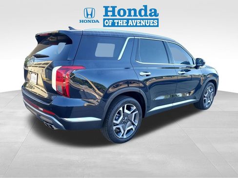 Used 2024 Hyundai Palisade Limited image 4