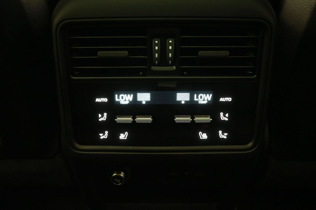 Certified 2026 Porsche Cayenne Coupe AWD/4WD image 23