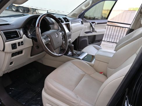 Used 2017 Lexus GX 460 Premium w/ Premium Package AWD/4WD image 11