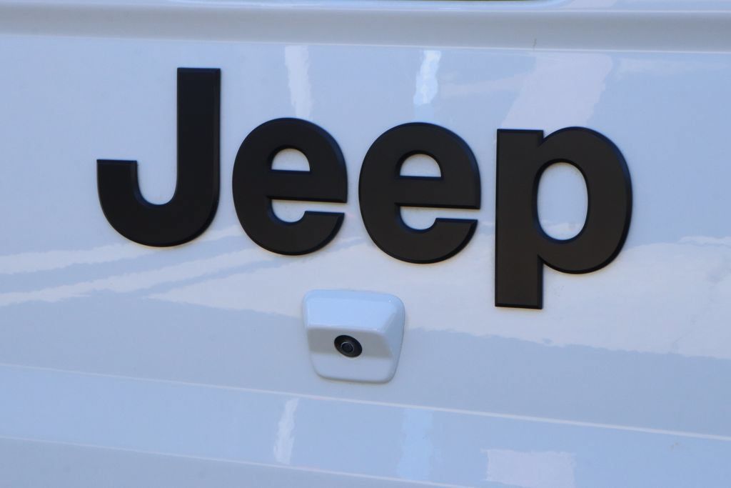Used 2025 Jeep Gladiator Sport AWD/4WD image 45
