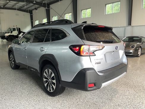 Used 2025 Subaru Outback Limited XT AWD/4WD image 23