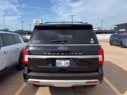 Used 2024 Ford Expedition XLT AWD/4WD image 8