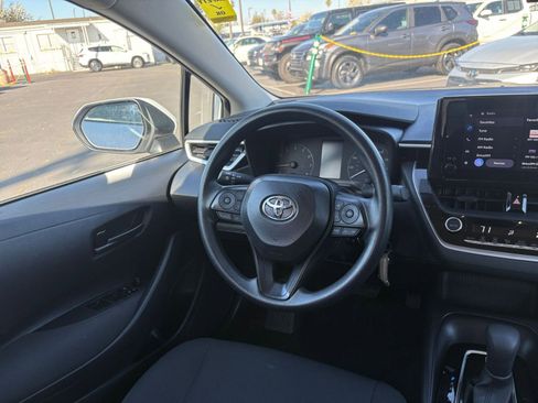 Used 2025 Toyota Corolla LE image 32