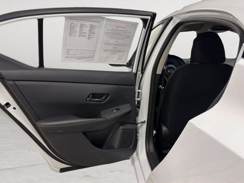 Used 2025 Nissan Sentra SV FWD image 32