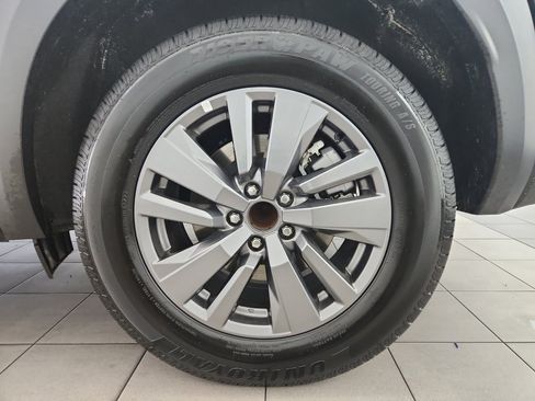 Used 2024 Nissan Pathfinder SV image 34