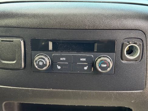 Used 2016 GMC Yukon XL Denali AWD/4WD image 29
