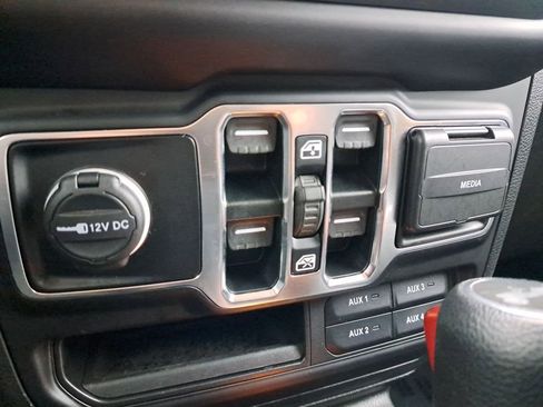 Used 2021 Jeep Wrangler Unlimited Sport image 23