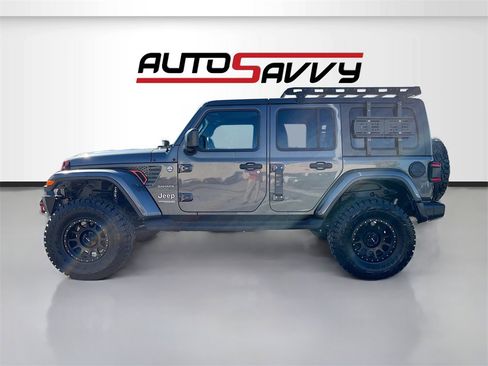 Used 2018 Jeep Wrangler Unlimited Sahara w/ Safety Group image 4