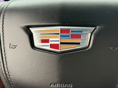 Used 2022 Cadillac Escalade Sport Platinum w/ Heavy-Duty Trailer Package AWD/4WD image 4