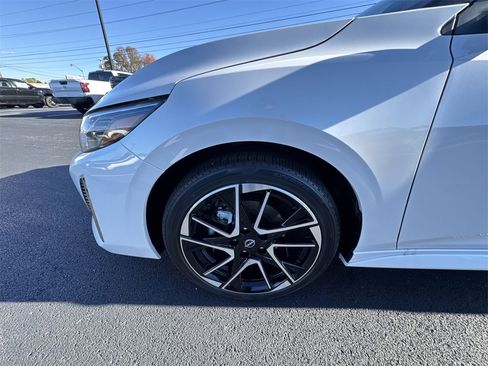 New 2025 Nissan Sentra SR image 10