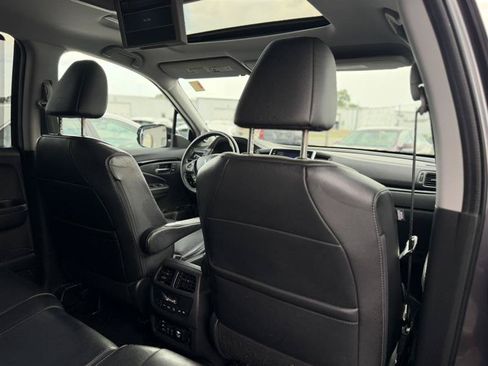 Used 2016 Honda Pilot Touring image 28