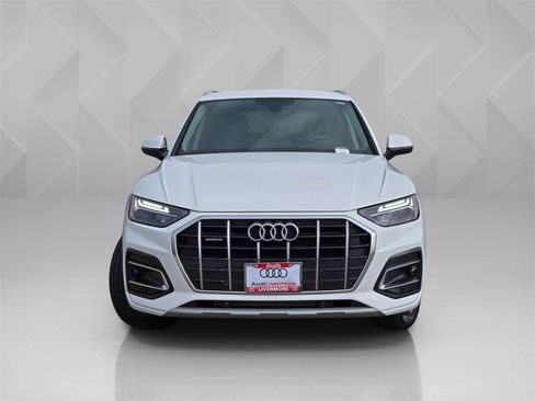 Used 2024 Audi Q5 2.0T Premium image 2