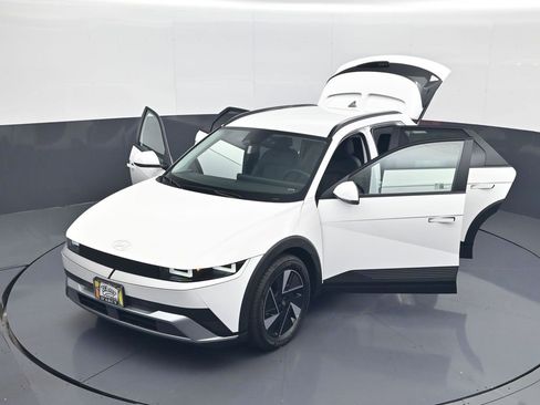 New 2025 Hyundai Ioniq 5 SEL image 30