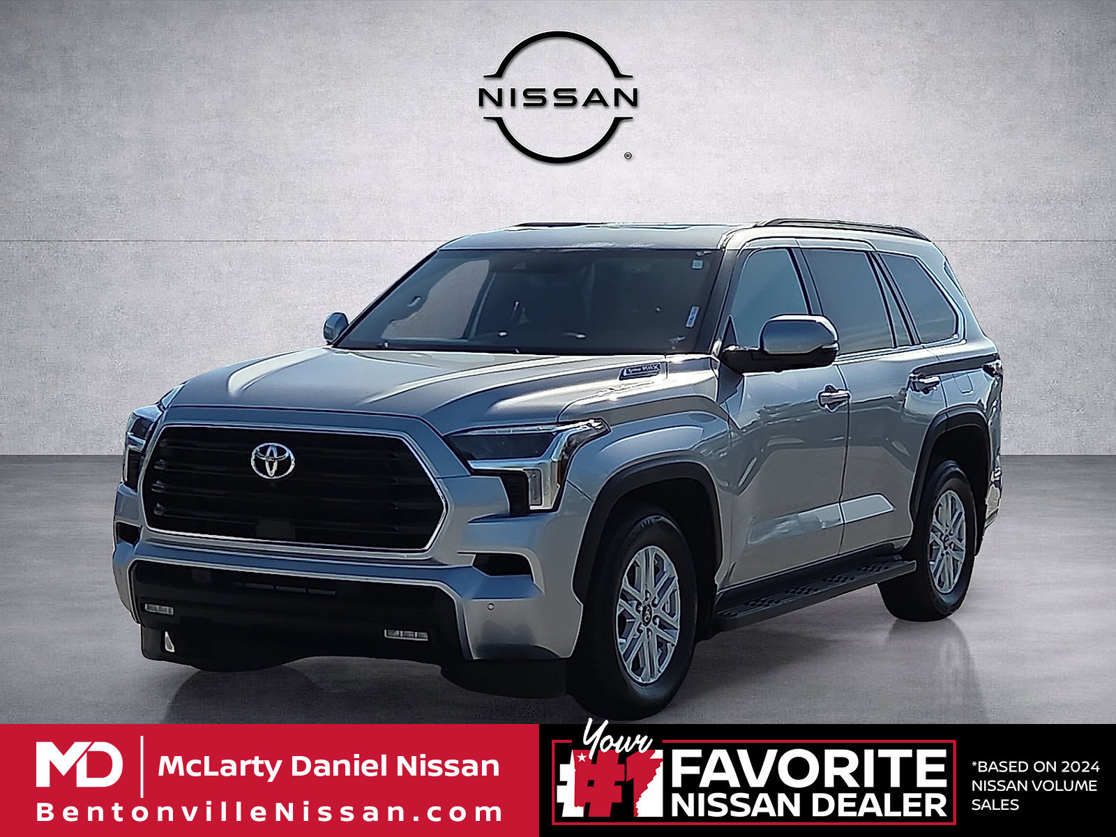 Used 2025 Toyota Sequoia SR5 AWD/4WD image 2