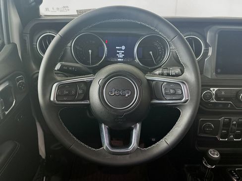 Used 2023 Jeep Wrangler Sahara image 17