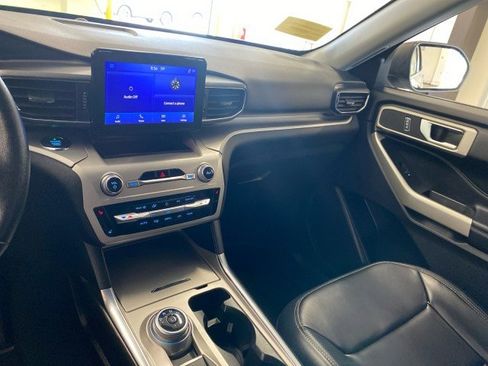 Certified 2021 Ford Explorer XLT w/ Equipment Group 202A image 15