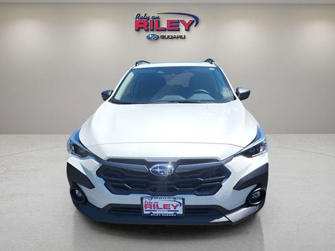 Used 2025 Subaru Crosstrek 2.0i Premium image 8