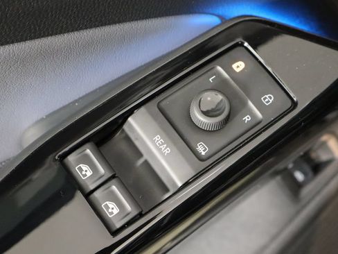 Used 2024 Volkswagen ID.4 Pro S AWD/4WD image 19