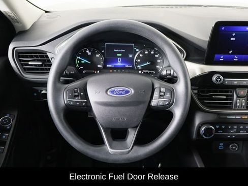 Used 2021 Ford Escape SE image 7