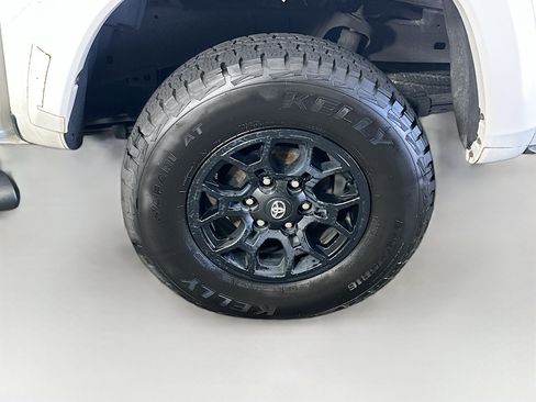 Used 2021 Toyota Tacoma SR5 image 11