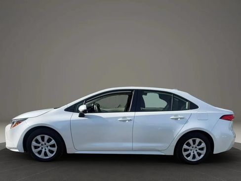 Used 2022 Toyota Corolla LE FWD image 8