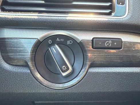 Used 2016 Volkswagen Passat 1.8T SE image 15