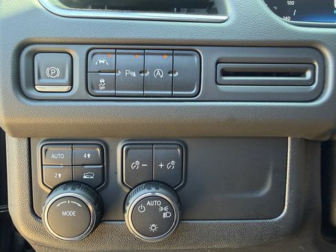 Used 2024 Chevrolet Tahoe LT AWD/4WD image 13