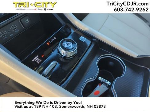 New 2025 Jeep Grand Cherokee Limited image 23