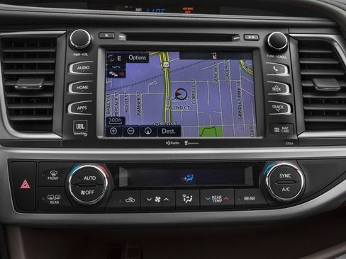 Used 2016 Toyota Highlander Limited FWD image 14