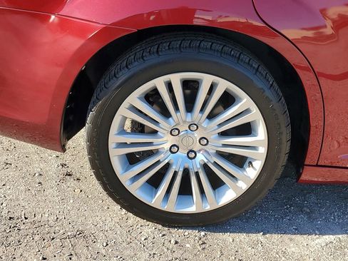 Used 2014 Chrysler 300 C image 5