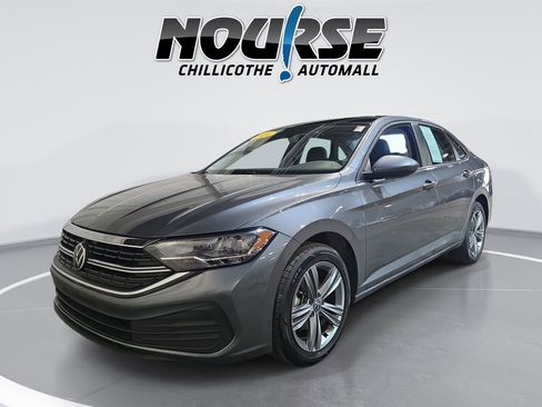 Used 2024 Volkswagen Jetta SE FWD image 1