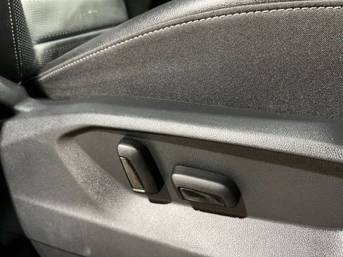 Used 2018 Volkswagen Atlas SEL Premium image 16