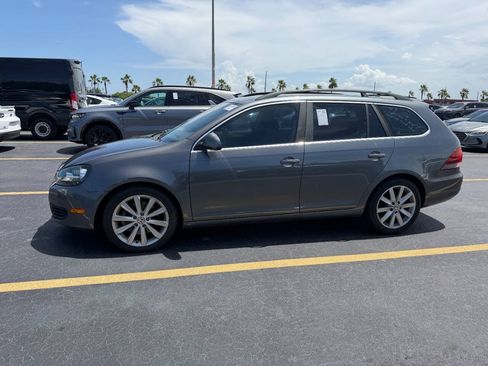 Used 2013 Volkswagen Jetta TDI FWD image 2