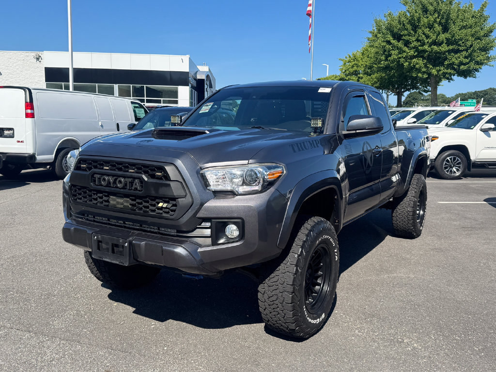 Used 2019 Toyota Tacoma TRD Sport AWD/4WD image 7