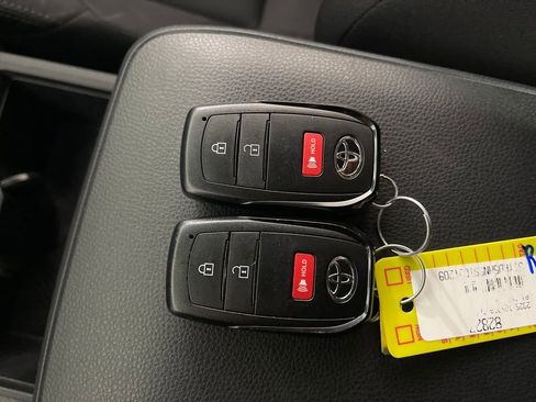 Certified 2025 Toyota Tacoma SR image 24