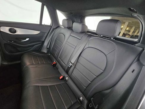 Used 2019 Mercedes-Benz GLC 350e 4MATIC image 18