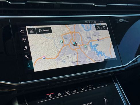 Used 2019 Audi Q8 Premium Plus w/ Premium Plus image 29