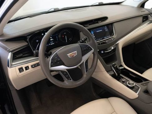 Used 2021 Cadillac XT5 Premium Luxury AWD/4WD image 3