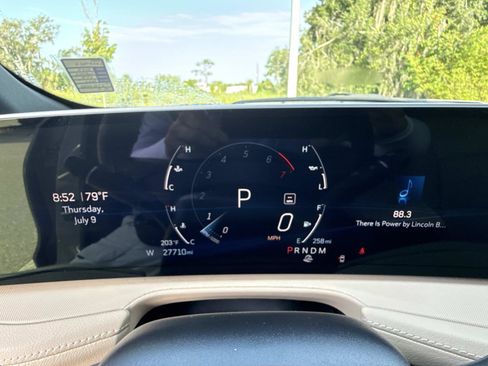 Used 2024 Cadillac XT4 Luxury w/ Cold Weather Package FWD image 29