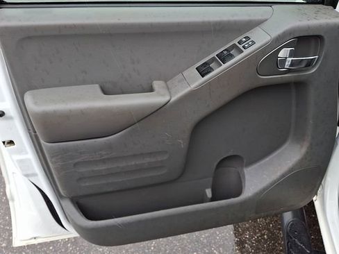 Used 2020 Nissan Frontier SV w/ Midnight Edition Floor Mats image 9