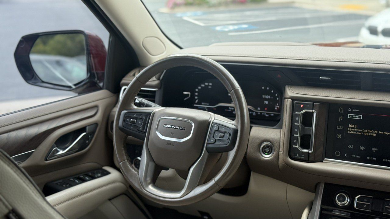 Used 2022 GMC Yukon Denali RWD image 23