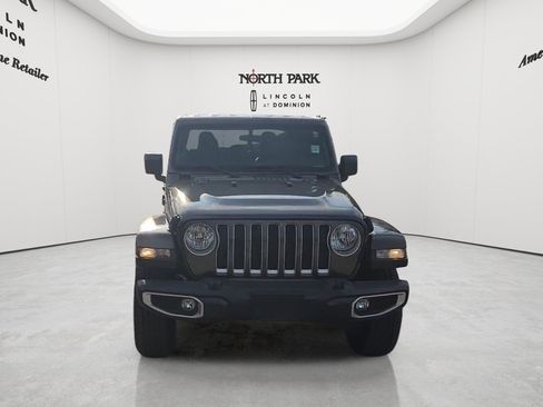 Used 2021 Jeep Gladiator Overland w/ Popular Equipment Package AWD/4WD image 2