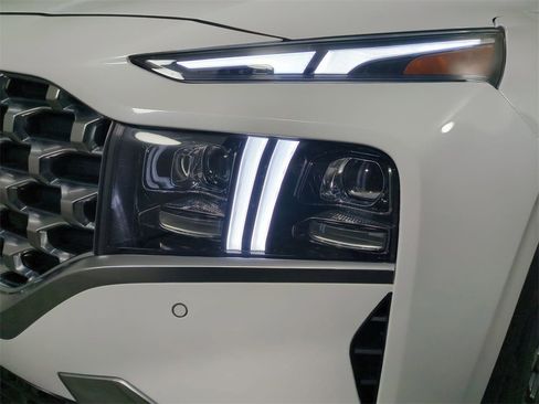 Certified 2023 Hyundai Santa Fe Limited image 10