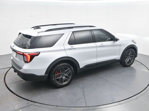 Used 2026 Ford Explorer ST-Line w/ ST-Line Street Pack RWD image 19