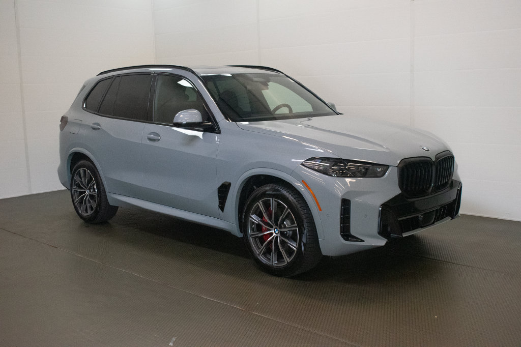 New 2026 BMW X5 xDrive40i w/ M Sport Package AWD/4WD image 1