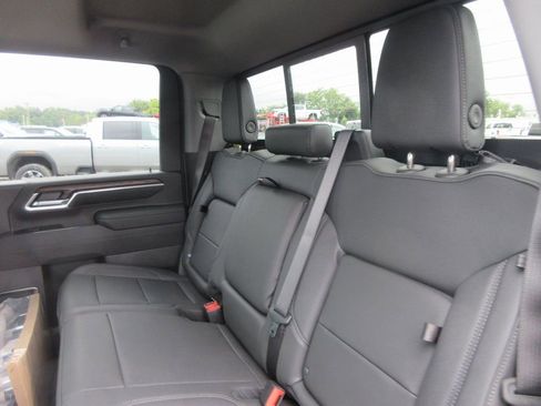 New 2026 GMC Sierra 3500 SLT w/ SLT Premium Package AWD/4WD image 14
