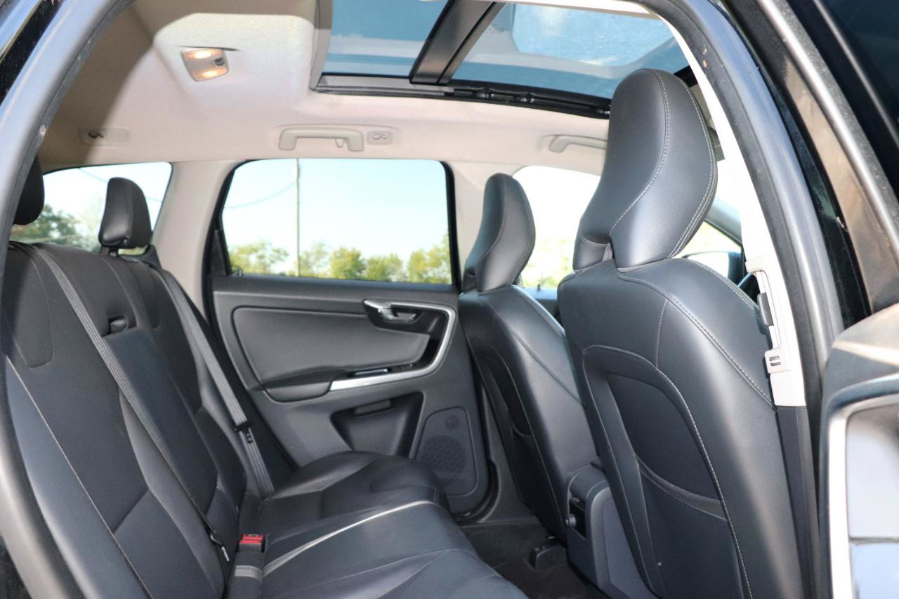 Used 2015 Volvo XC60 T6 AWD/4WD image 34